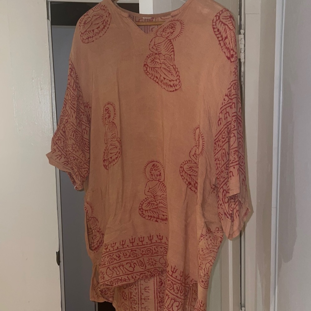 Crafty yogui shirt, lounge shirt. Pocket on the side. Used one time.